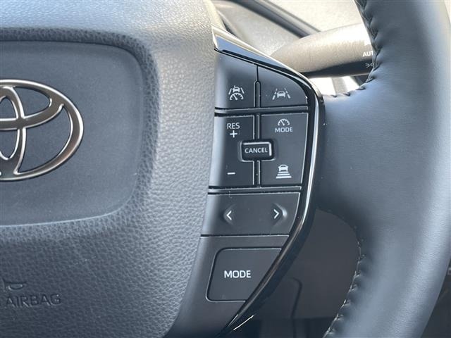 Toyota PRIUS 2023 8272477-9
