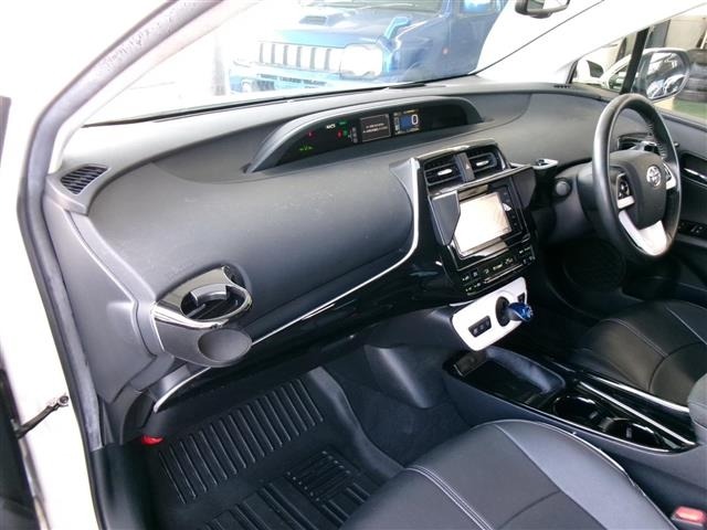 Toyota PRIUS 2016 8272478-12
