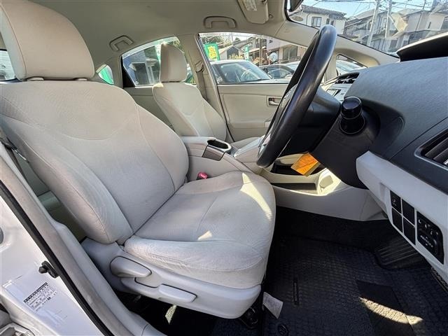 Toyota PRIUS 2012 8272479-11
