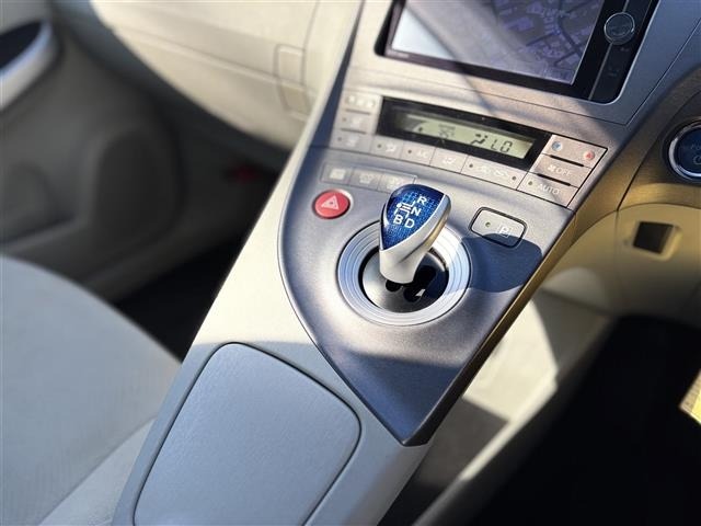 Toyota PRIUS 2012 8272479-4