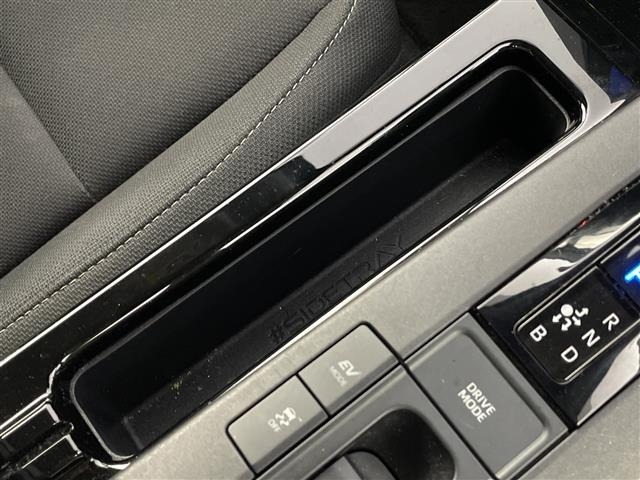 Toyota PRIUS 2023 8272481-13