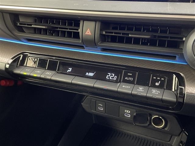 Toyota PRIUS 2023 8272481-19