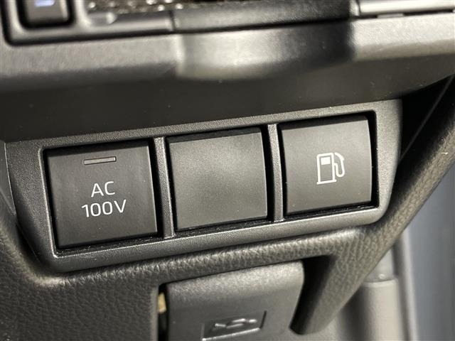 Toyota PRIUS 2023 8272481-22