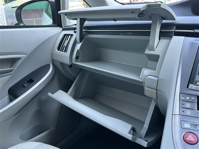 Toyota PRIUS 2012 8272482-6