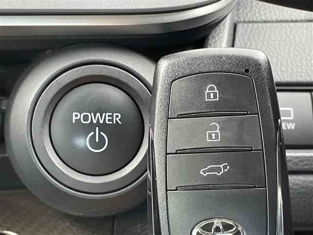Toyota PRIUS 2023 8272485-21