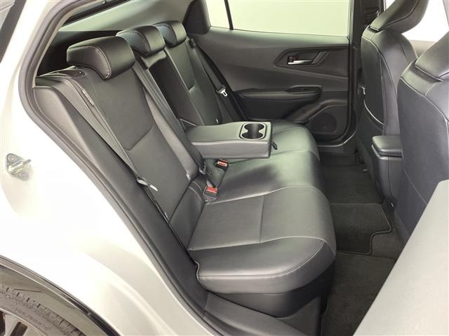 Toyota PRIUS 2023 8272485-8