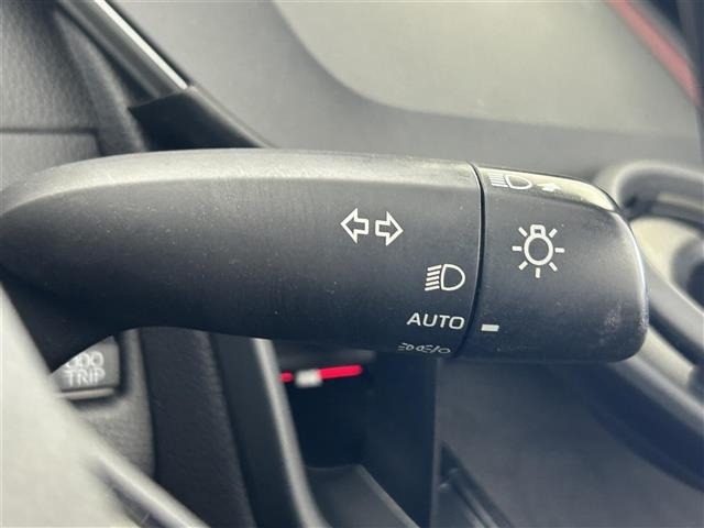 Toyota PRIUS 2023 8272486-22
