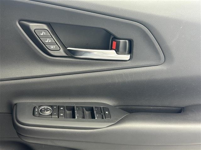 Toyota PRIUS 2023 8272486-3
