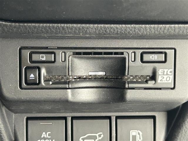Toyota PRIUS 2023 8272486-7