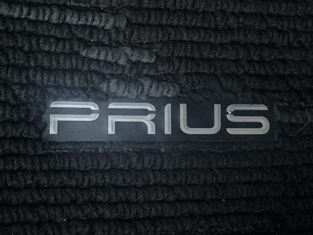 Toyota PRIUS 2021 8272492-4