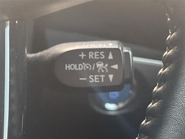 Toyota PRIUS 2021 8272492-7