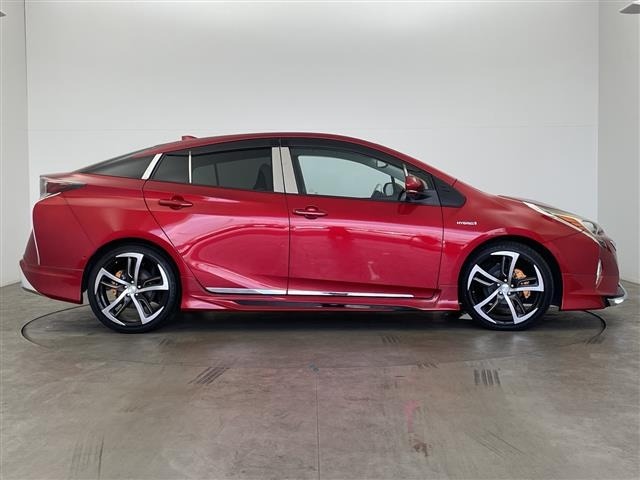 Toyota PRIUS 2017 8272493-6