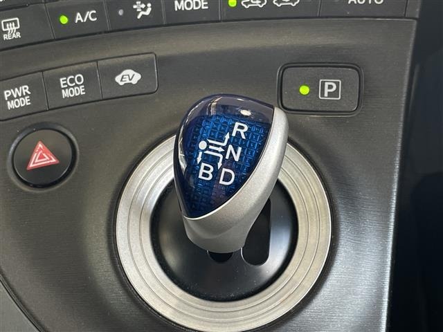 Toyota PRIUS 2011 8272495-7