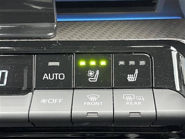 Toyota PRIUS 2023 8272498-1