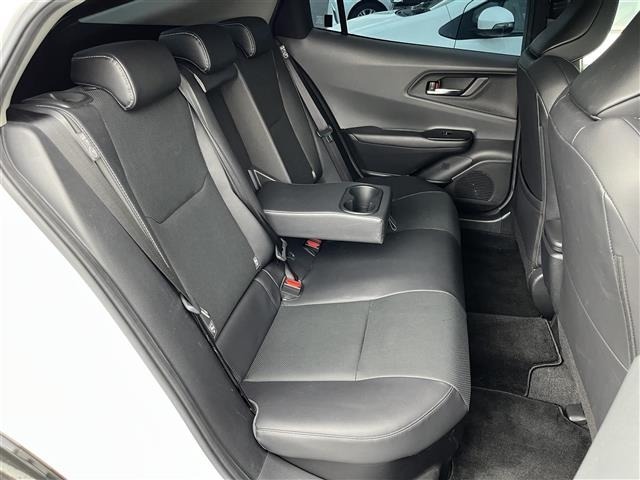 Toyota PRIUS 2023 8272498-11