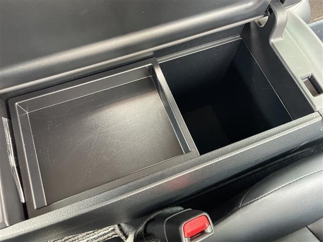 Toyota PRIUS 2019 8272499-12