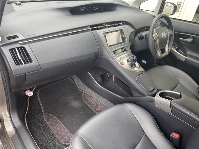 Toyota PRIUS 2014 8272501-2