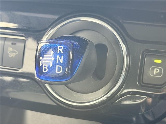 Toyota PRIUS 2016 8272502-16