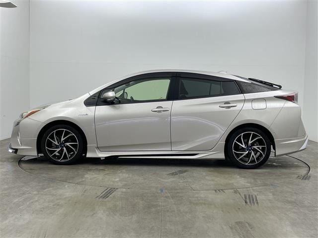 Toyota PRIUS 2018 8272503-6