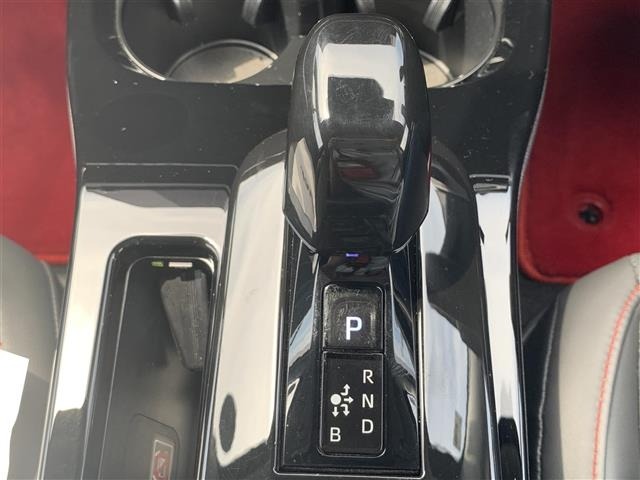 Toyota PRIUS 2025 8272504-11