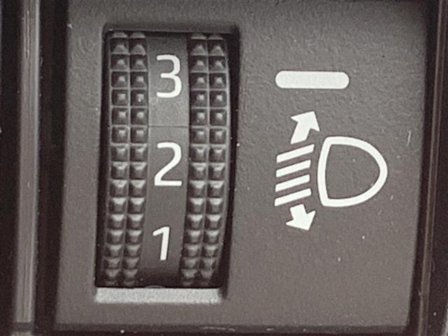 Toyota PRIUS 2025 8272504-2