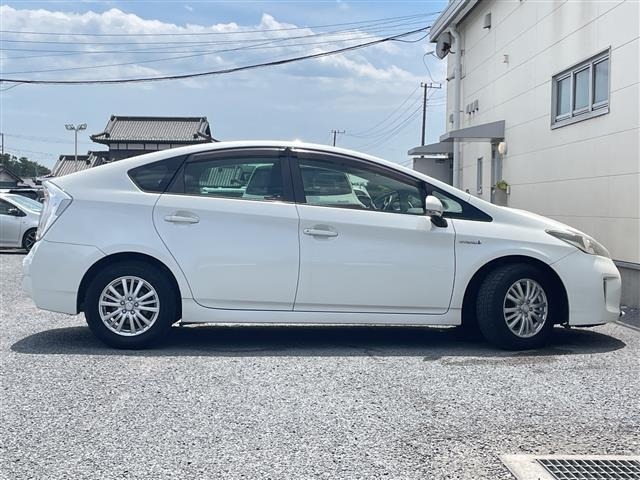 Toyota PRIUS 2013 8272506-4