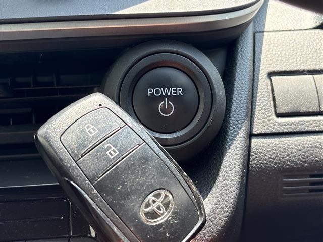 Toyota PRIUS 2023 8272507-12