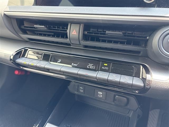 Toyota PRIUS 2023 8272507-19