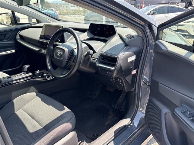 Toyota PRIUS 2023 8272507-4