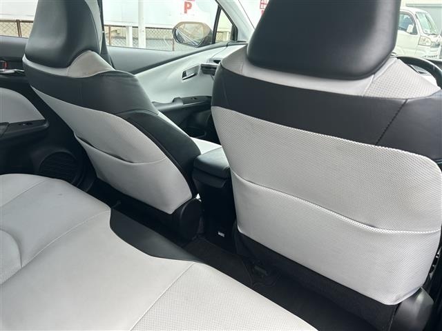 Toyota PRIUS 2017 8272509-11