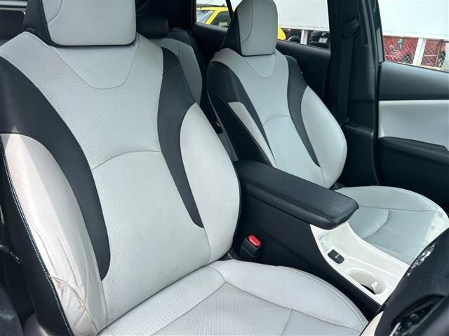 Toyota PRIUS 2017 8272509-8