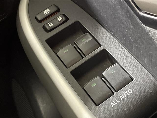 Toyota PRIUS 2015 8272510-2
