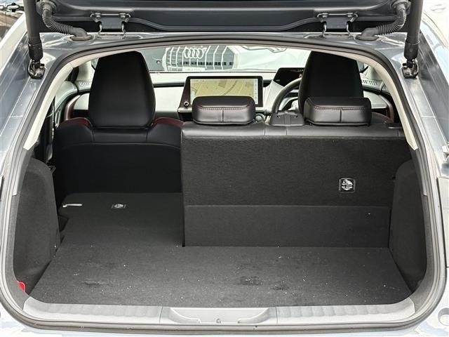 Toyota PRIUS 2023 8272511-10