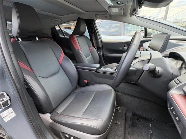 Toyota PRIUS 2023 8272511-12