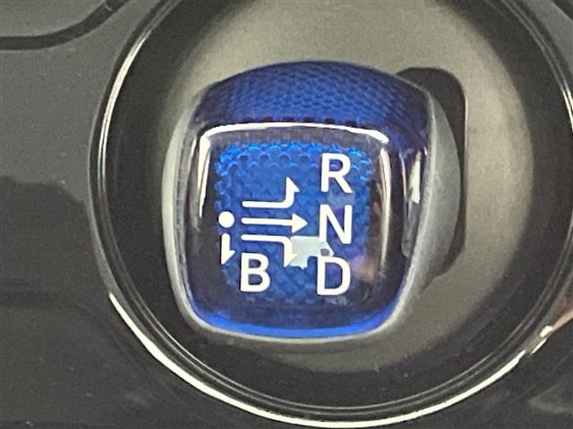 Toyota PRIUS 2021 8272512-11