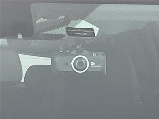 Toyota PRIUS 2021 8272512-19