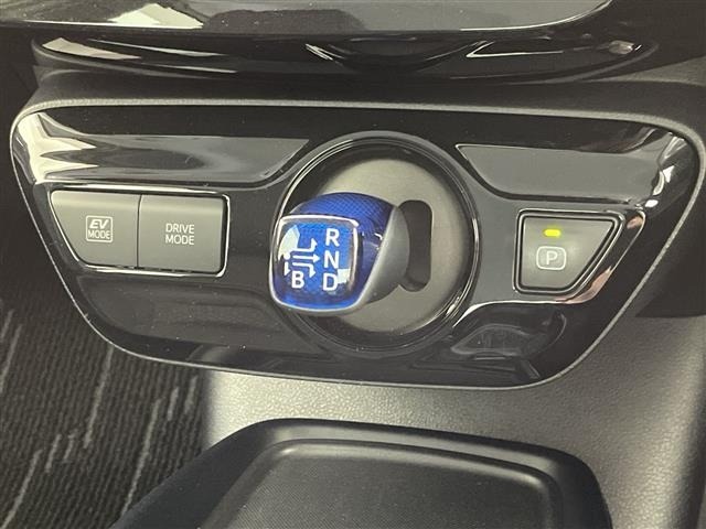 Toyota PRIUS 2021 8272512-3