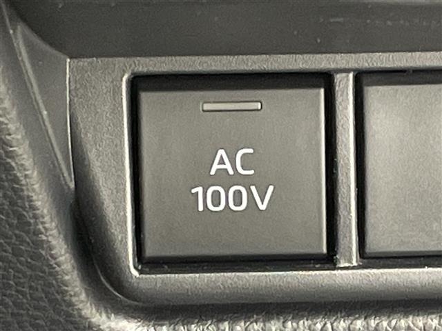 Toyota PRIUS 2023 8272513-22