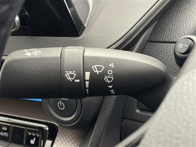 Toyota PRIUS 2023 8272513-3