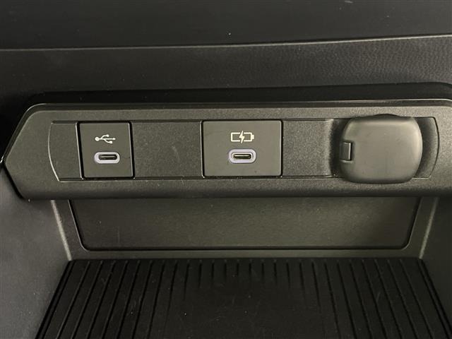 Toyota PRIUS 2023 8272513-4