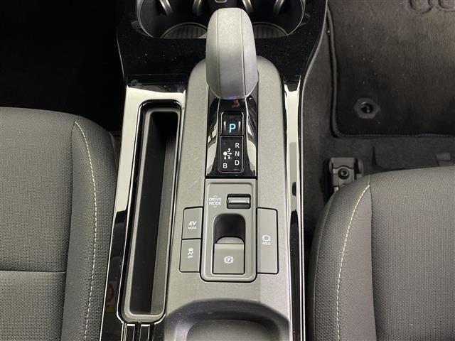 Toyota PRIUS 2023 8272513-7