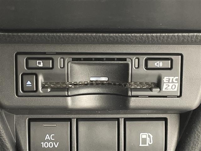 Toyota PRIUS 2023 8272513-8