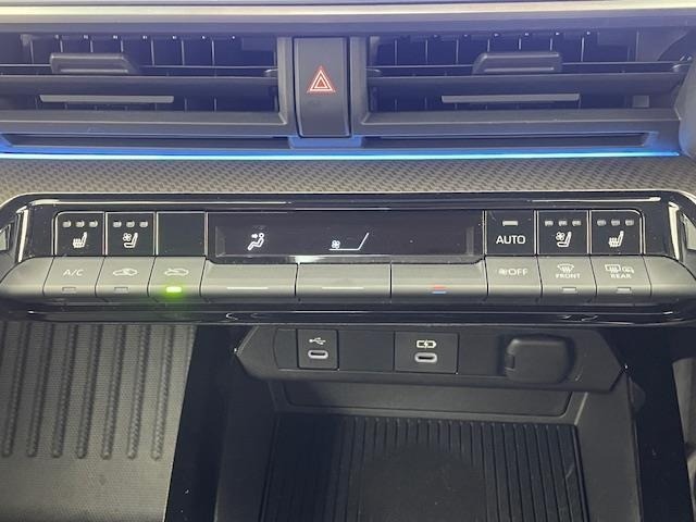 Toyota PRIUS 2024 8272514-11