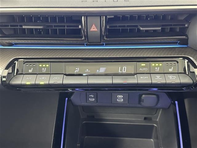 Toyota PRIUS 2023 8272515-12