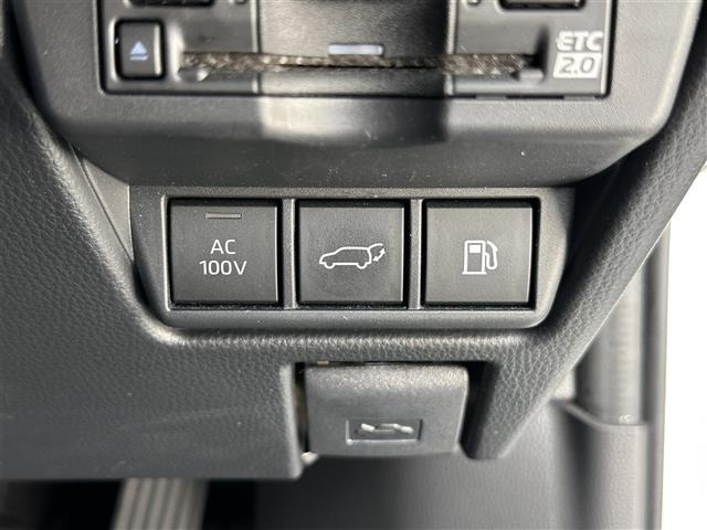 Toyota PRIUS 2023 8272515-4