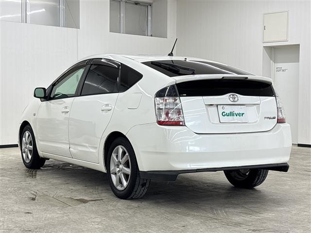 Toyota PRIUS 2005 8272516-1