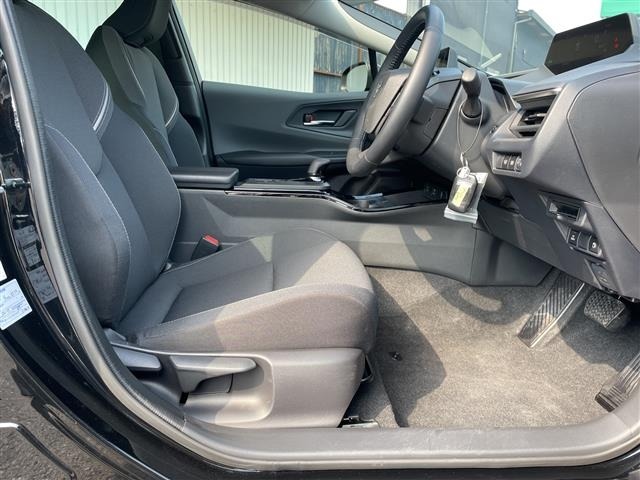 Toyota PRIUS 2024 8272517-7