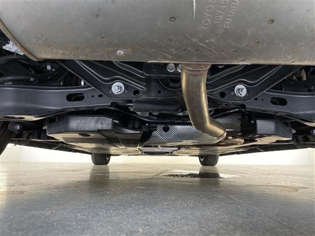 Toyota PRIUS 2023 8272518-15