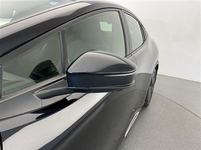 Toyota PRIUS 2023 8272518-17