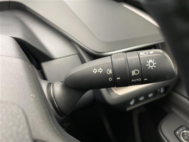 Toyota PRIUS 2023 8272518-22